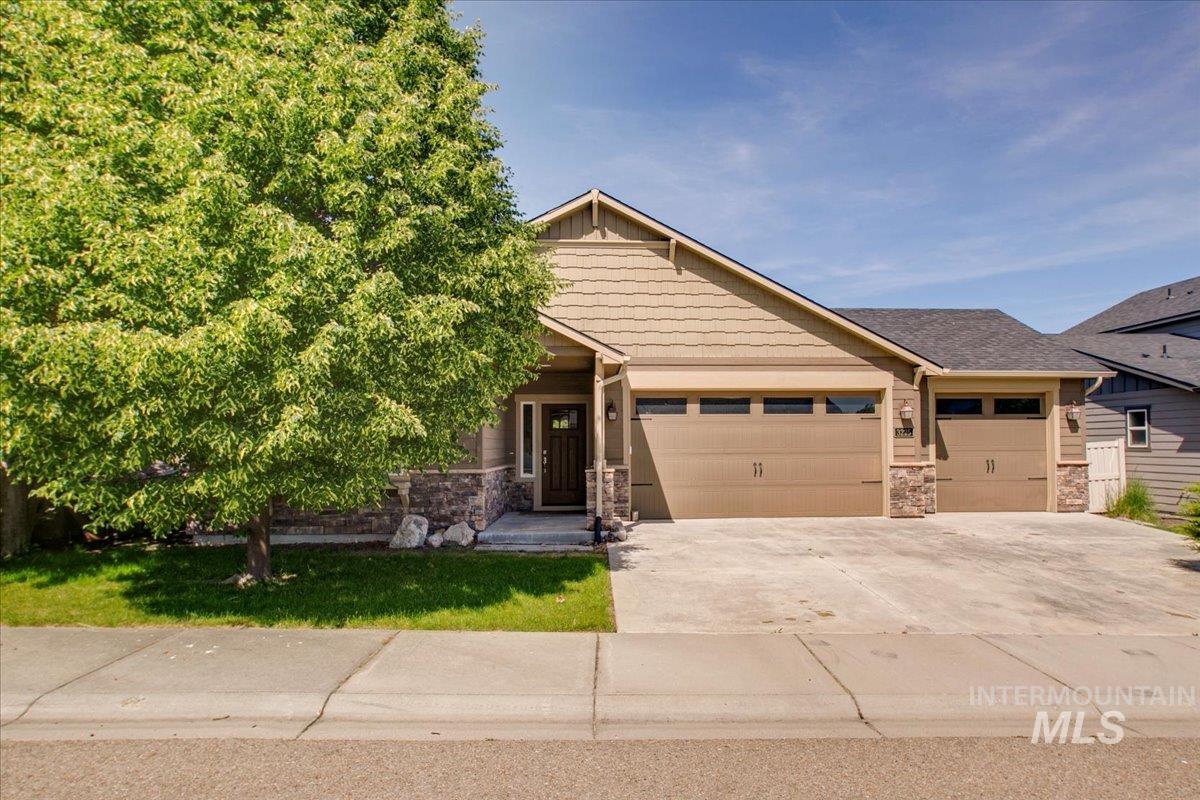 3225 N Quarrystone Way, Meridian, Idaho 83646, 3 Bedrooms, 2 Bathrooms, Residential For Sale, Price $475,000, 98960613