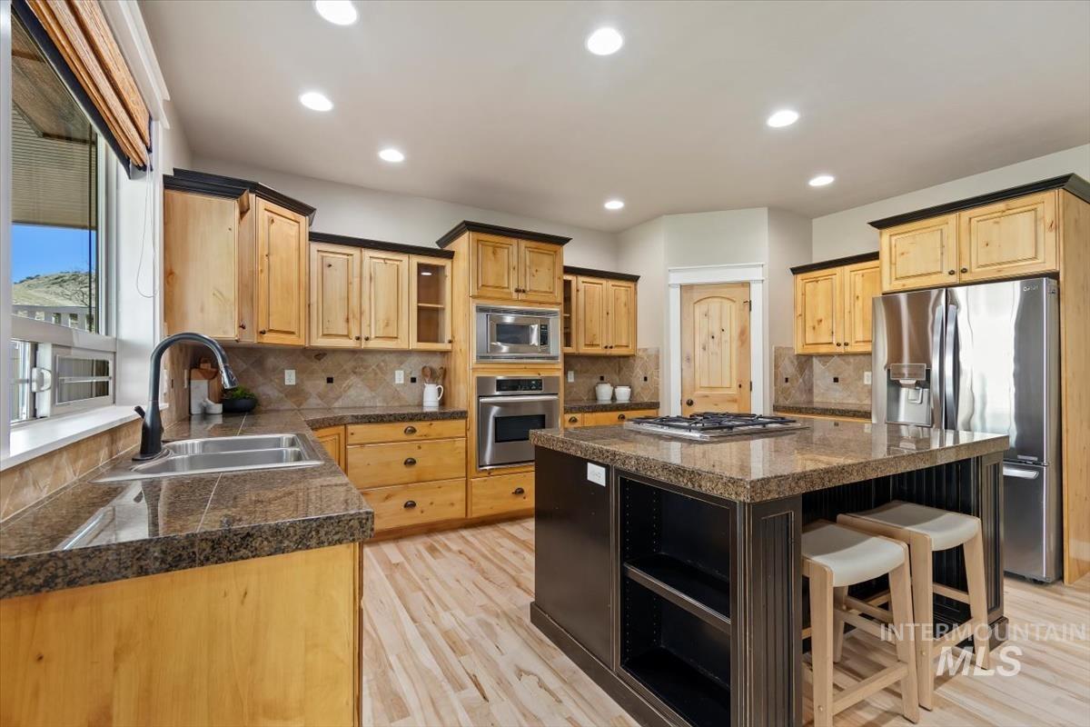 11872 N Humphreys Pl, Boise, Idaho 83714, 4 Bedrooms, 3.5 Bathrooms, Residential For Sale, Price $935,000, 98960614