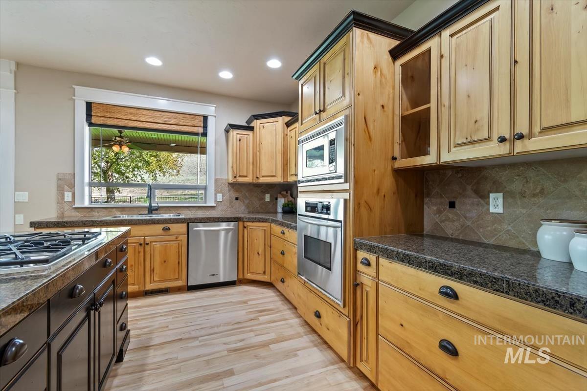 11872 N Humphreys Pl, Boise, Idaho 83714, 4 Bedrooms, 3.5 Bathrooms, Residential For Sale, Price $935,000, 98960614