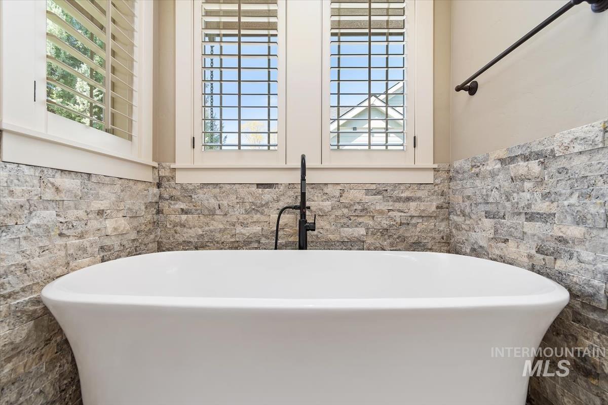 11872 N Humphreys Pl, Boise, Idaho 83714, 4 Bedrooms, 3.5 Bathrooms, Residential For Sale, Price $935,000, 98960614
