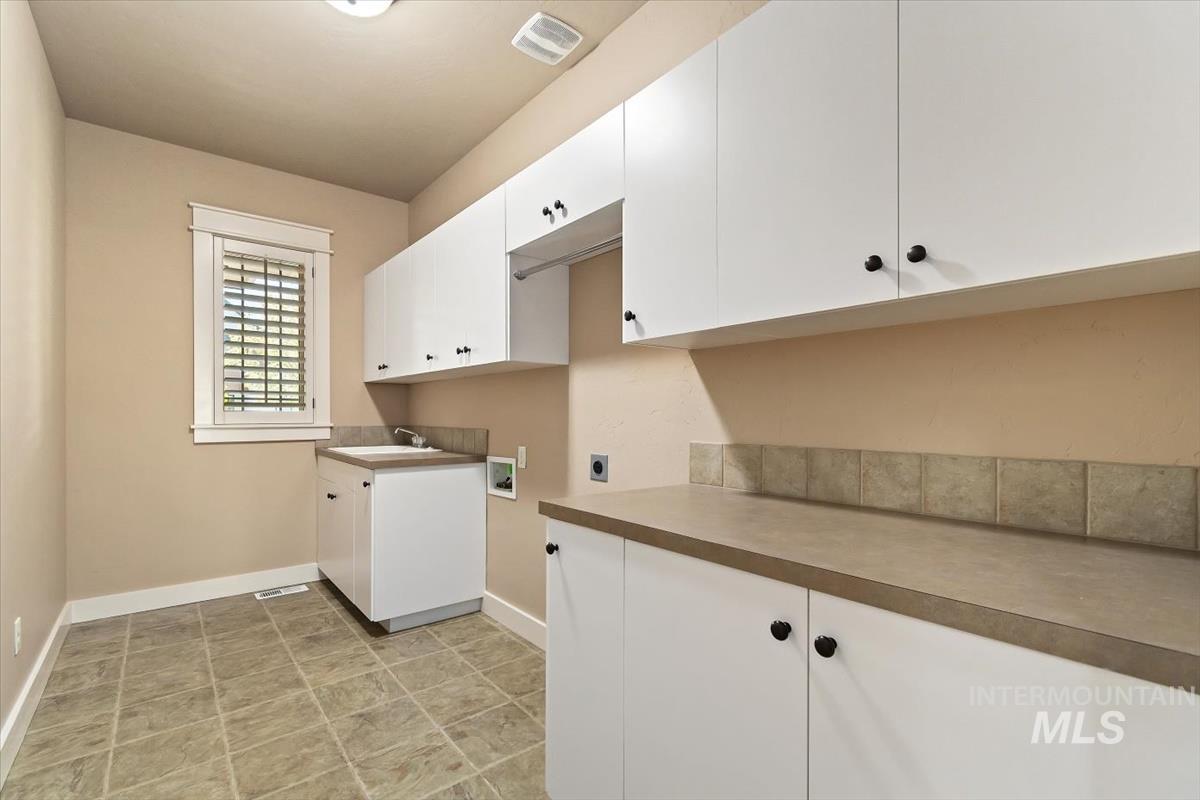 11872 N Humphreys Pl, Boise, Idaho 83714, 4 Bedrooms, 3.5 Bathrooms, Residential For Sale, Price $935,000, 98960614