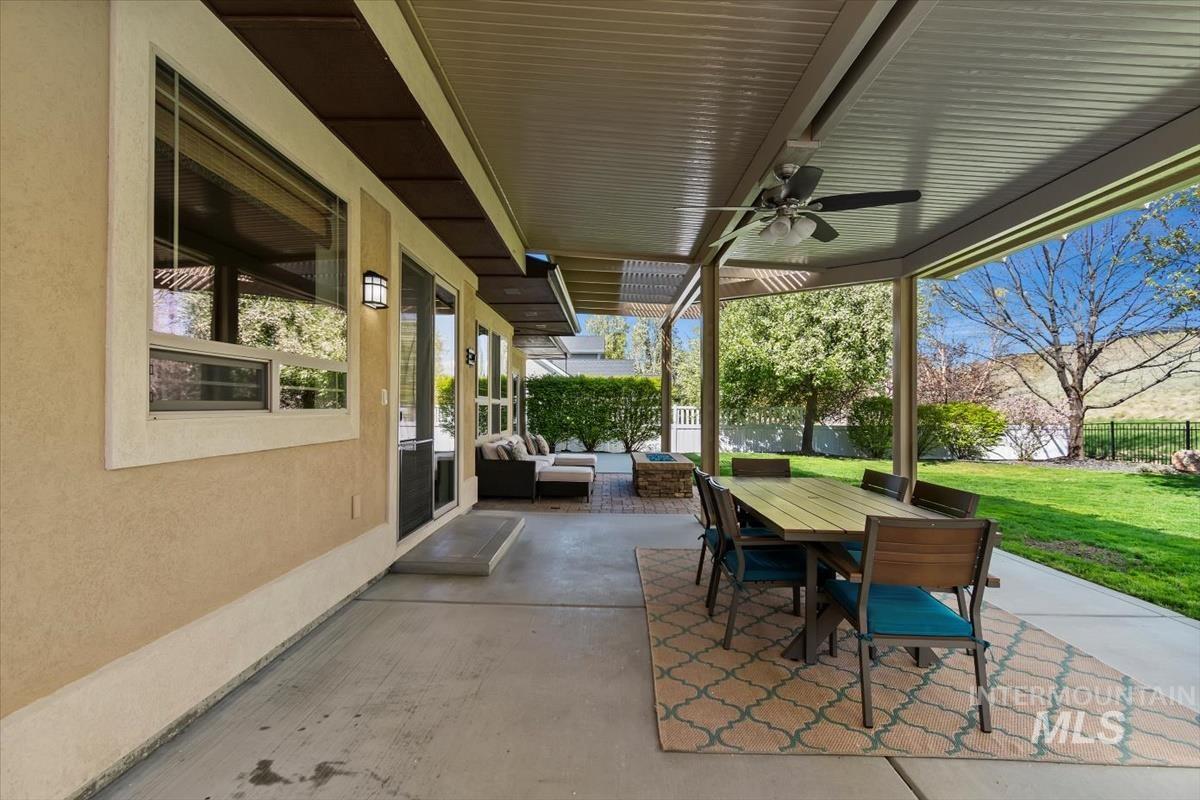 11872 N Humphreys Pl, Boise, Idaho 83714, 4 Bedrooms, 3.5 Bathrooms, Residential For Sale, Price $935,000, 98960614