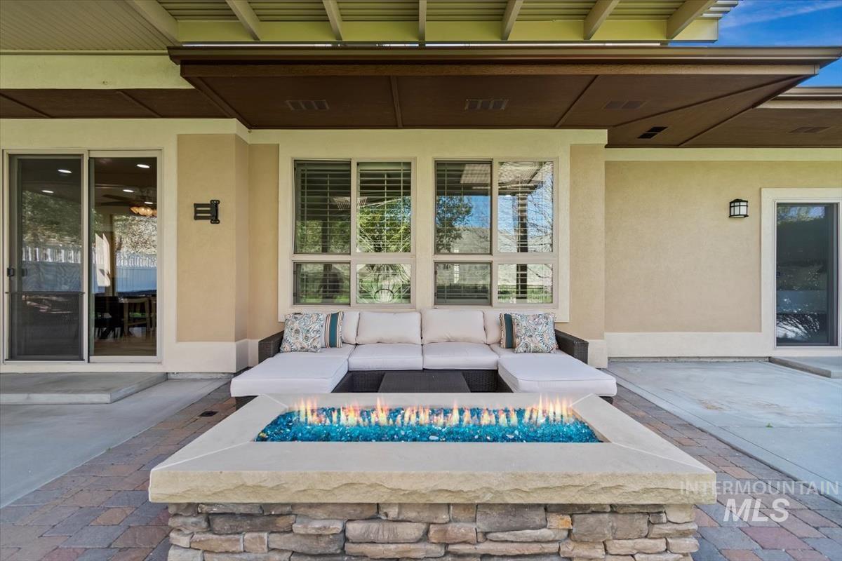 11872 N Humphreys Pl, Boise, Idaho 83714, 4 Bedrooms, 3.5 Bathrooms, Residential For Sale, Price $935,000, 98960614