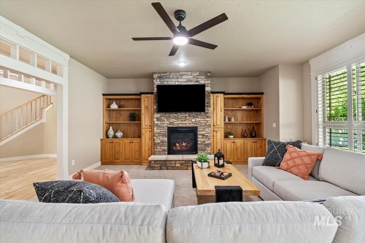 11872 N Humphreys Pl, Boise, Idaho 83714, 4 Bedrooms, 3.5 Bathrooms, Residential For Sale, Price $935,000, 98960614