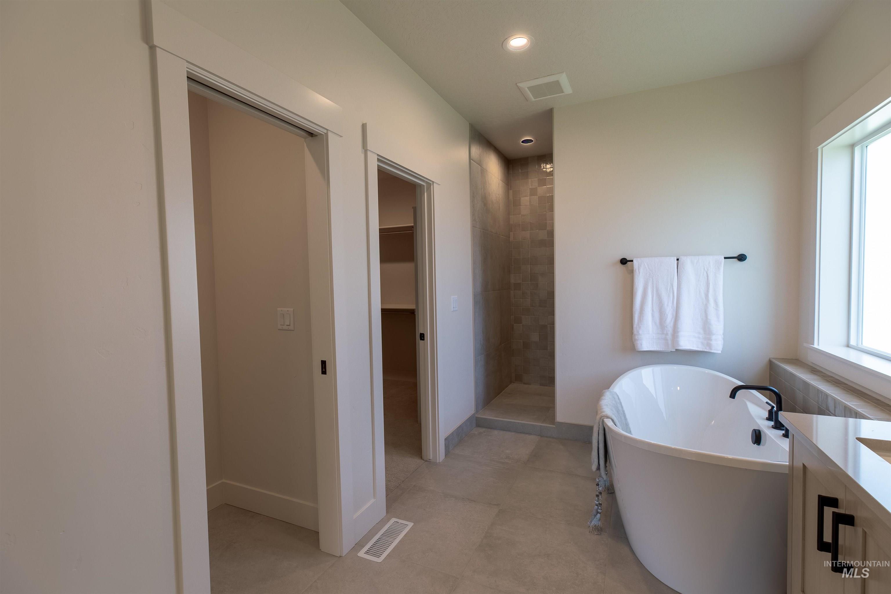 523 E Jarvis Ct., Meridian, Idaho 83642, 3 Bedrooms, 3 Bathrooms, Residential For Sale, Price $889,900, 98960618