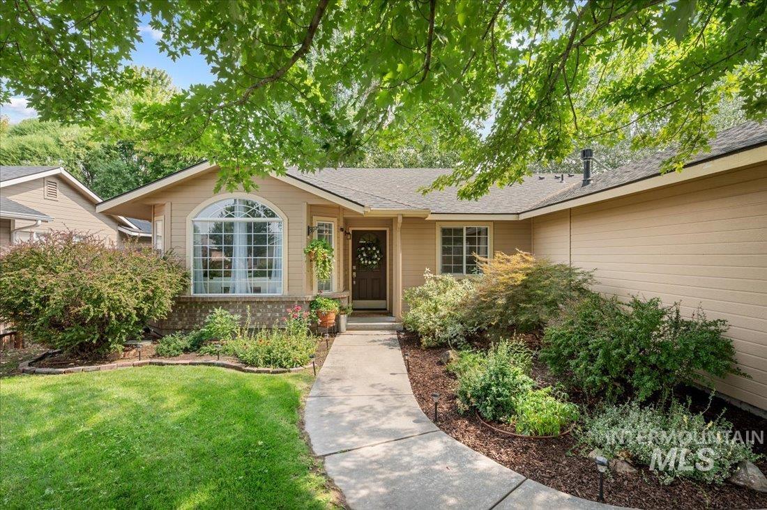 6832 N Waterlilly Way, Boise, Idaho 83714, 4 Bedrooms, 2 Bathrooms, Residential For Sale, Price $459,000, 98960619