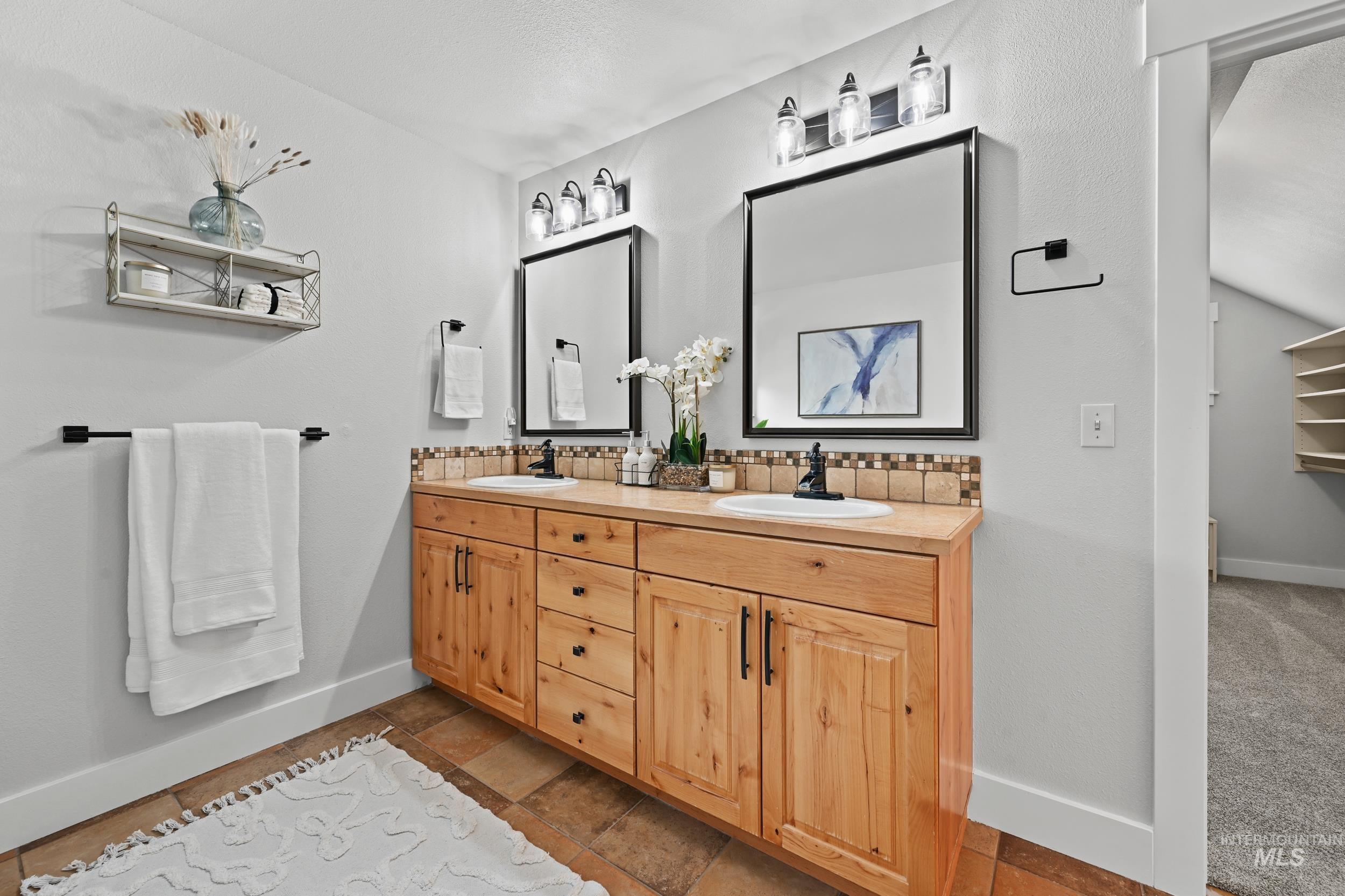 2704 E Juliet Dr, Meridian, Idaho 83642, 4 Bedrooms, 3 Bathrooms, Residential For Sale, Price $679,900, 98960630
