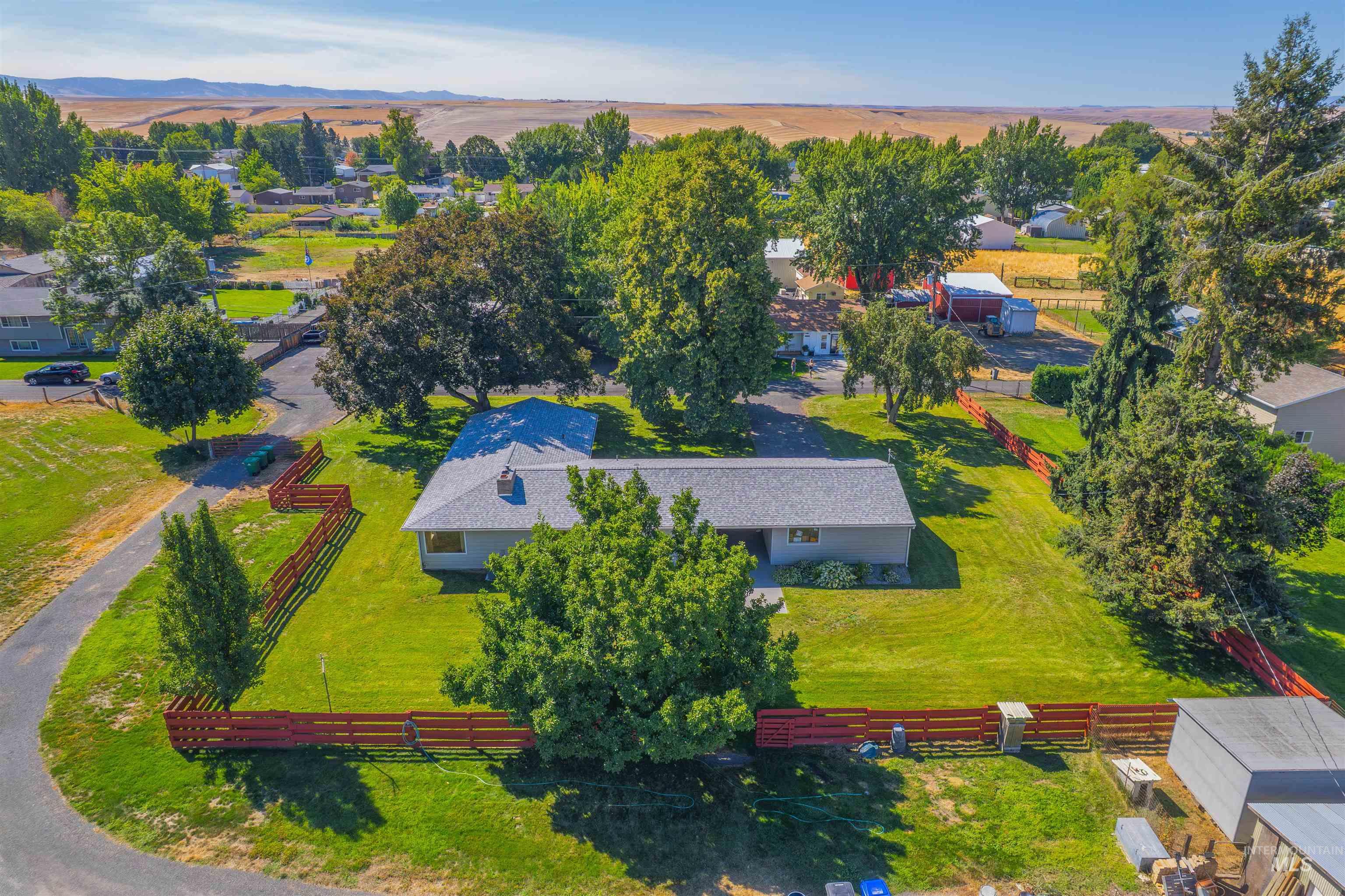 Aerial view of property and surrounding area