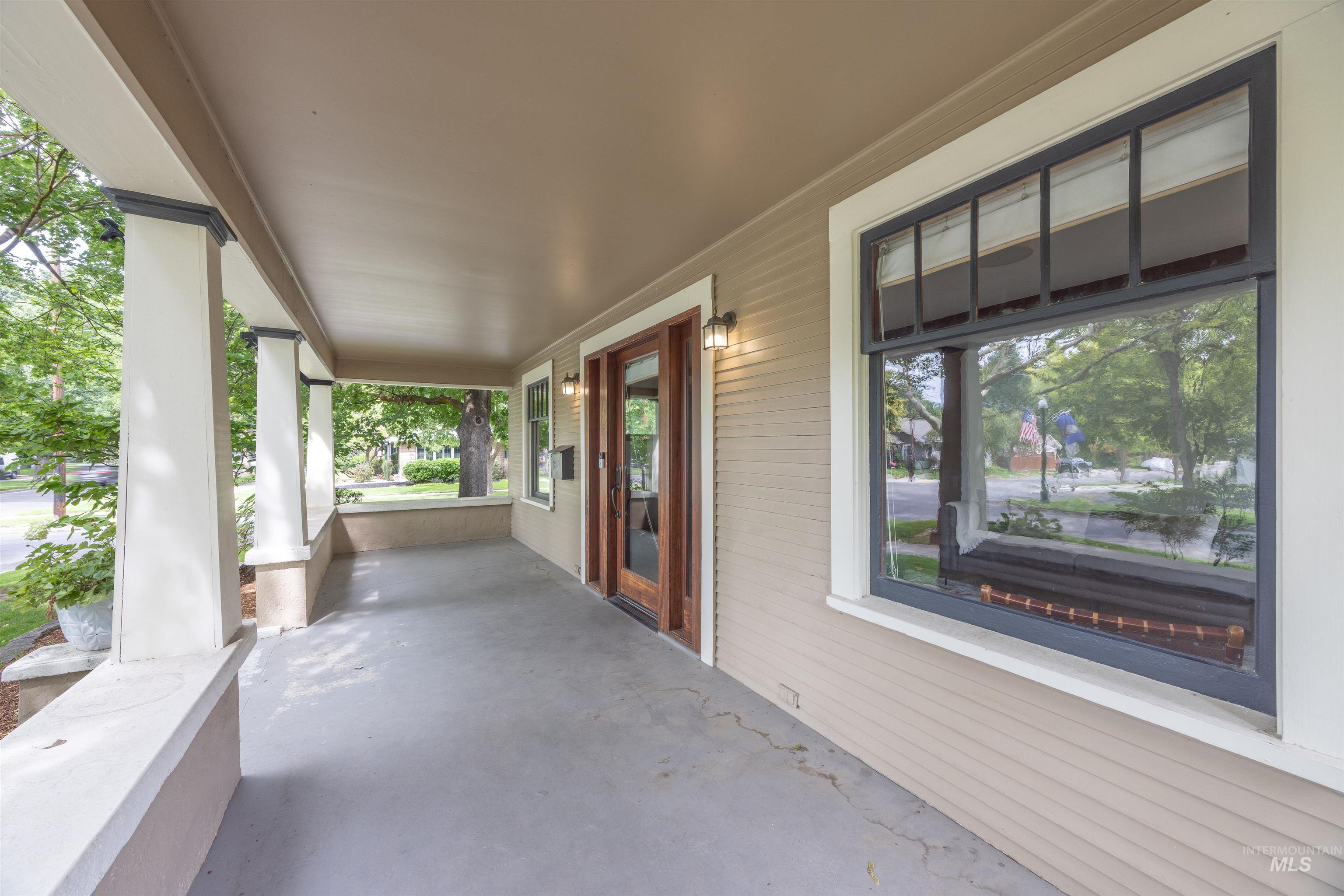 1820 N Harrison Blvd, Boise, Idaho 83702, 3 Bedrooms, 2 Bathrooms, Residential For Sale, Price $979,000, 98960642