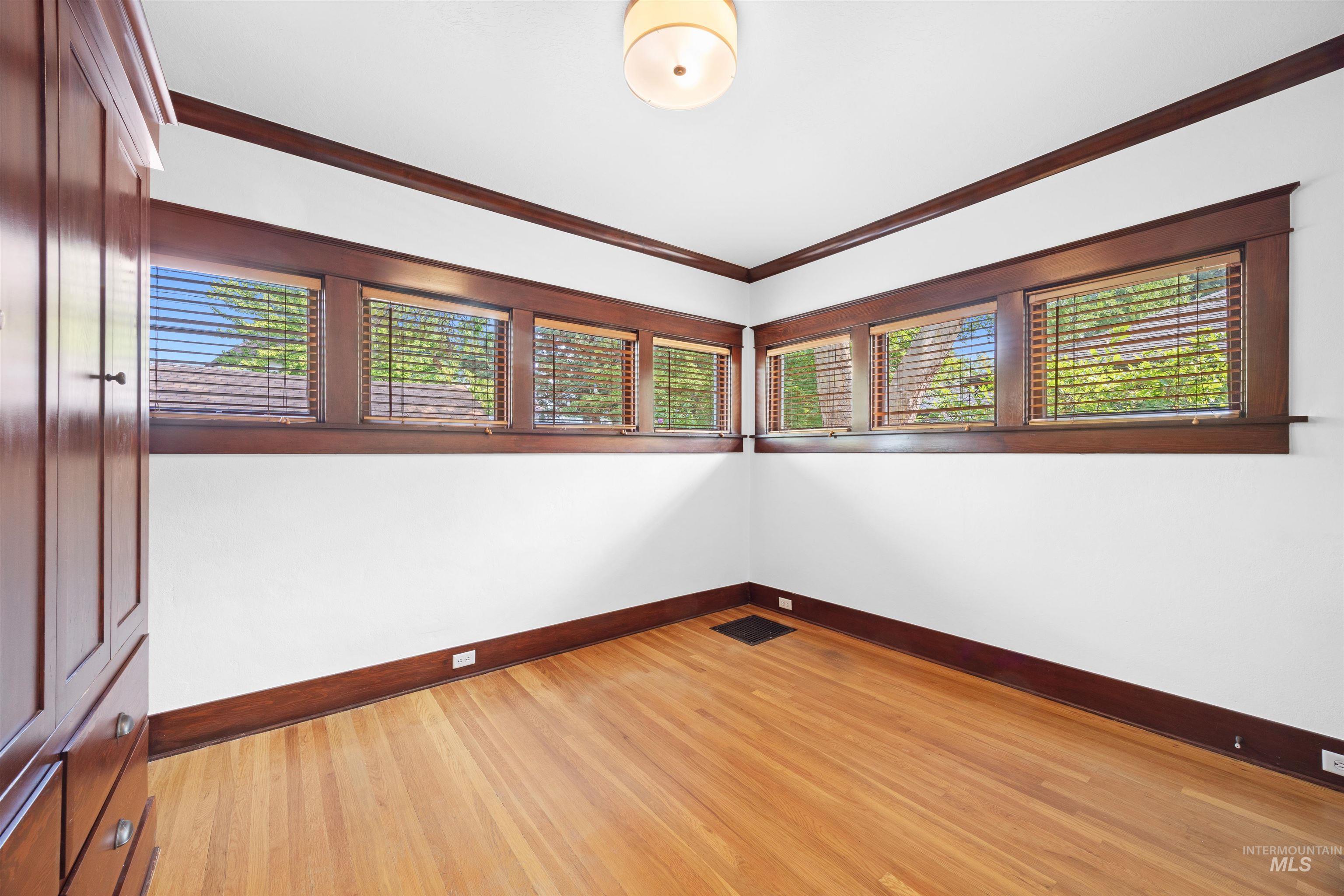 1820 N Harrison Blvd, Boise, Idaho 83702, 3 Bedrooms, 2 Bathrooms, Residential For Sale, Price $979,000, 98960642