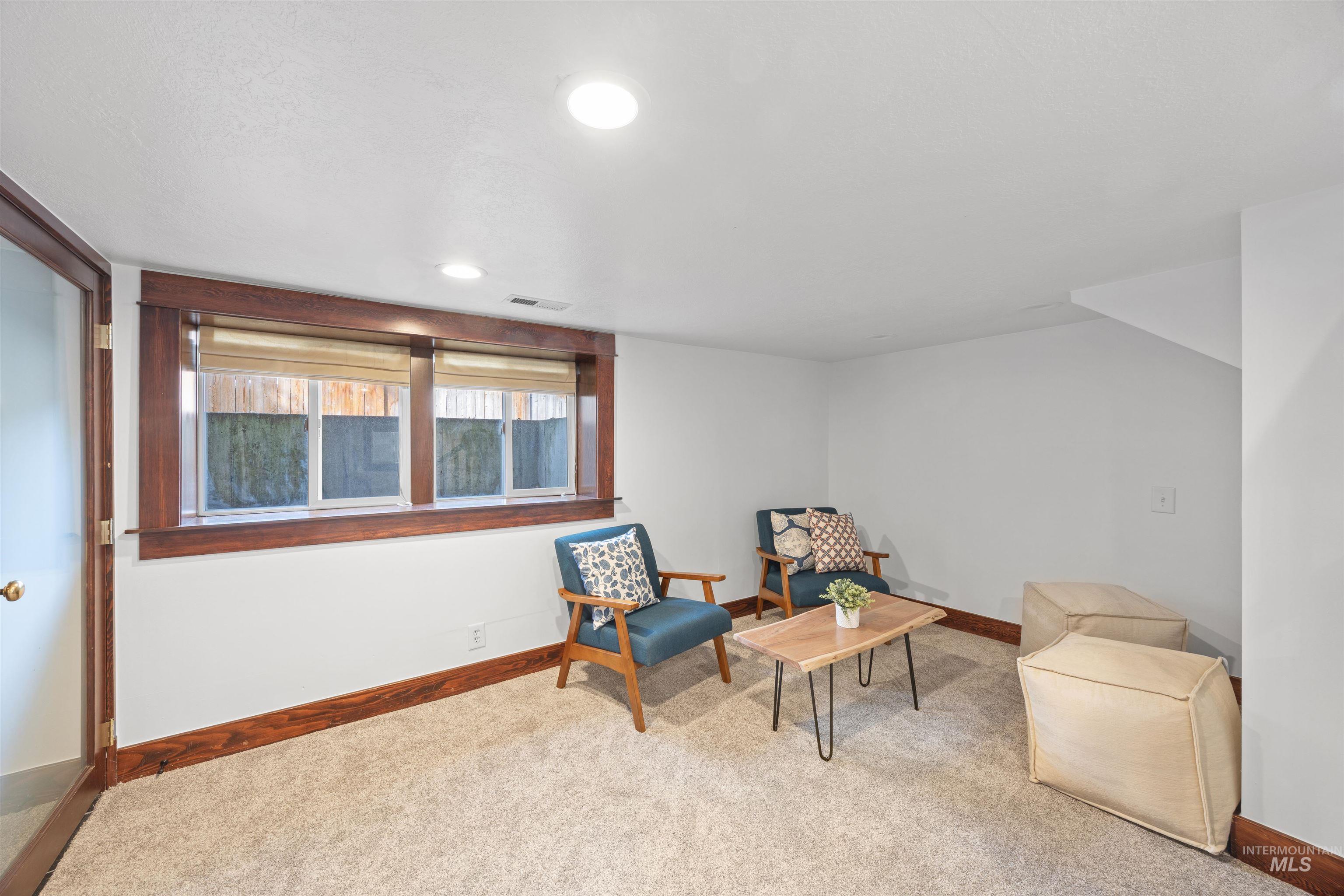1820 N Harrison Blvd, Boise, Idaho 83702, 3 Bedrooms, 2 Bathrooms, Residential For Sale, Price $979,000, 98960642