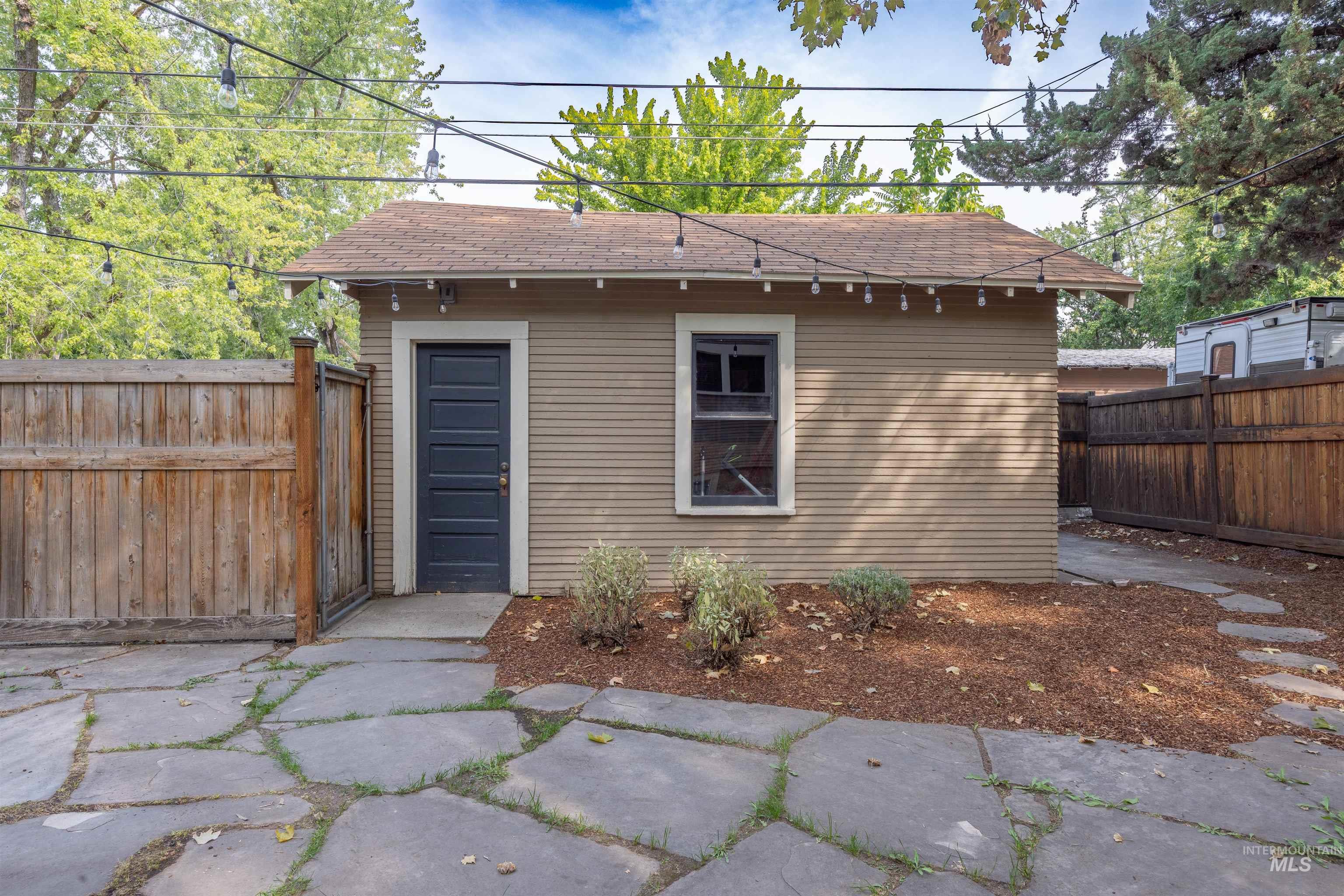 1820 N Harrison Blvd, Boise, Idaho 83702, 3 Bedrooms, 2 Bathrooms, Residential For Sale, Price $979,000, 98960642