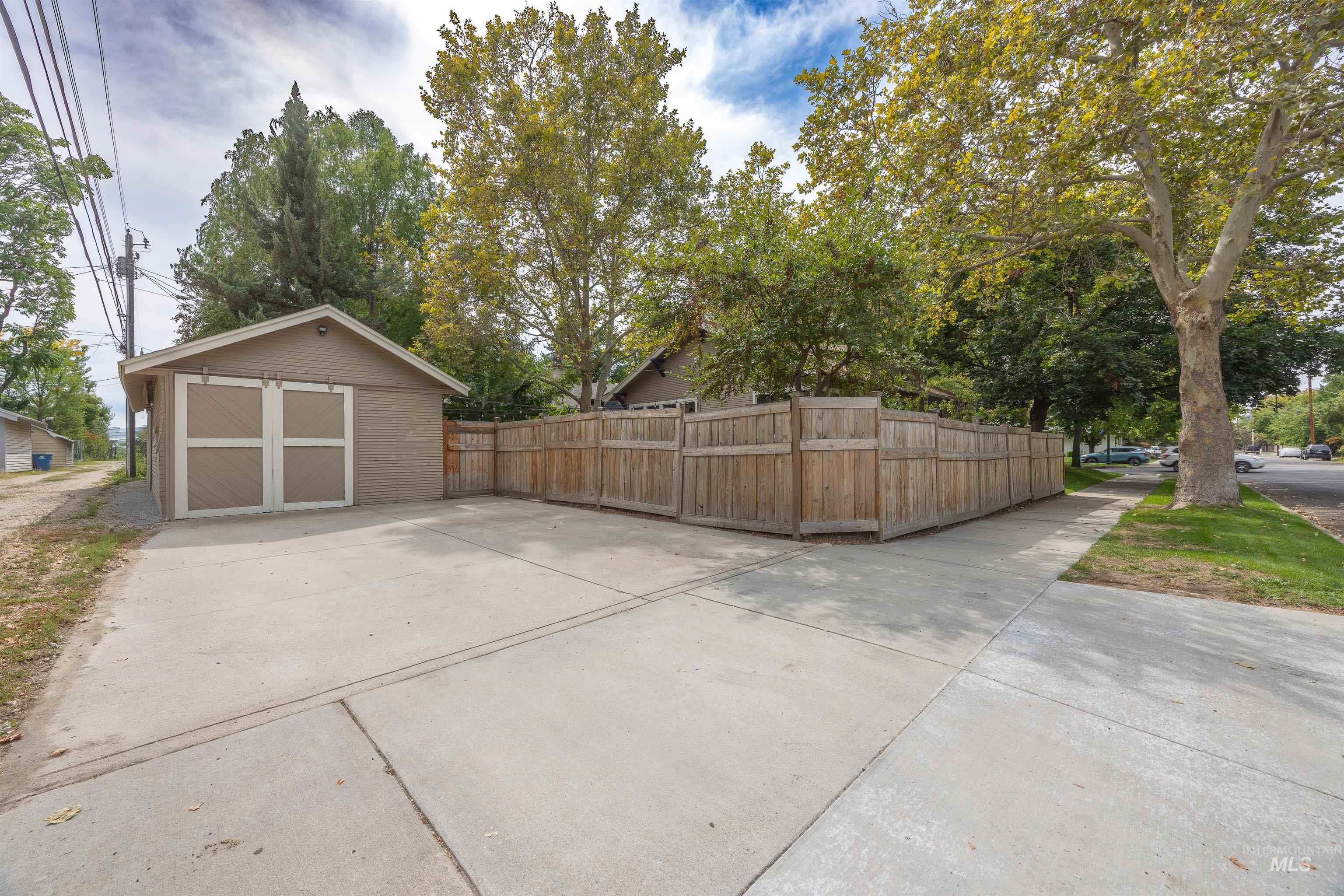 1820 N Harrison Blvd, Boise, Idaho 83702, 3 Bedrooms, 2 Bathrooms, Residential For Sale, Price $979,000, 98960642