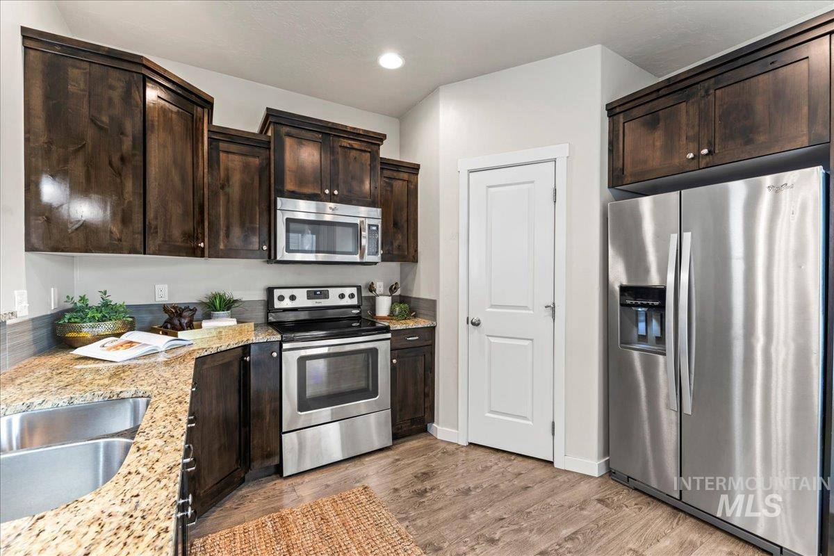 11288 W Race St, Boise, Idaho 83713, 3 Bedrooms, 2.5 Bathrooms, Residential For Sale, Price $419,900, 98960644
