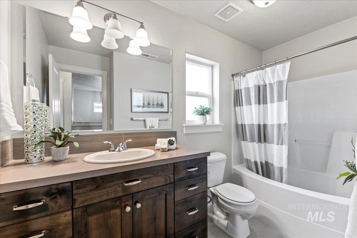 11288 W Race St, Boise, Idaho 83713, 3 Bedrooms, 2.5 Bathrooms, Residential For Sale, Price $419,900, 98960644