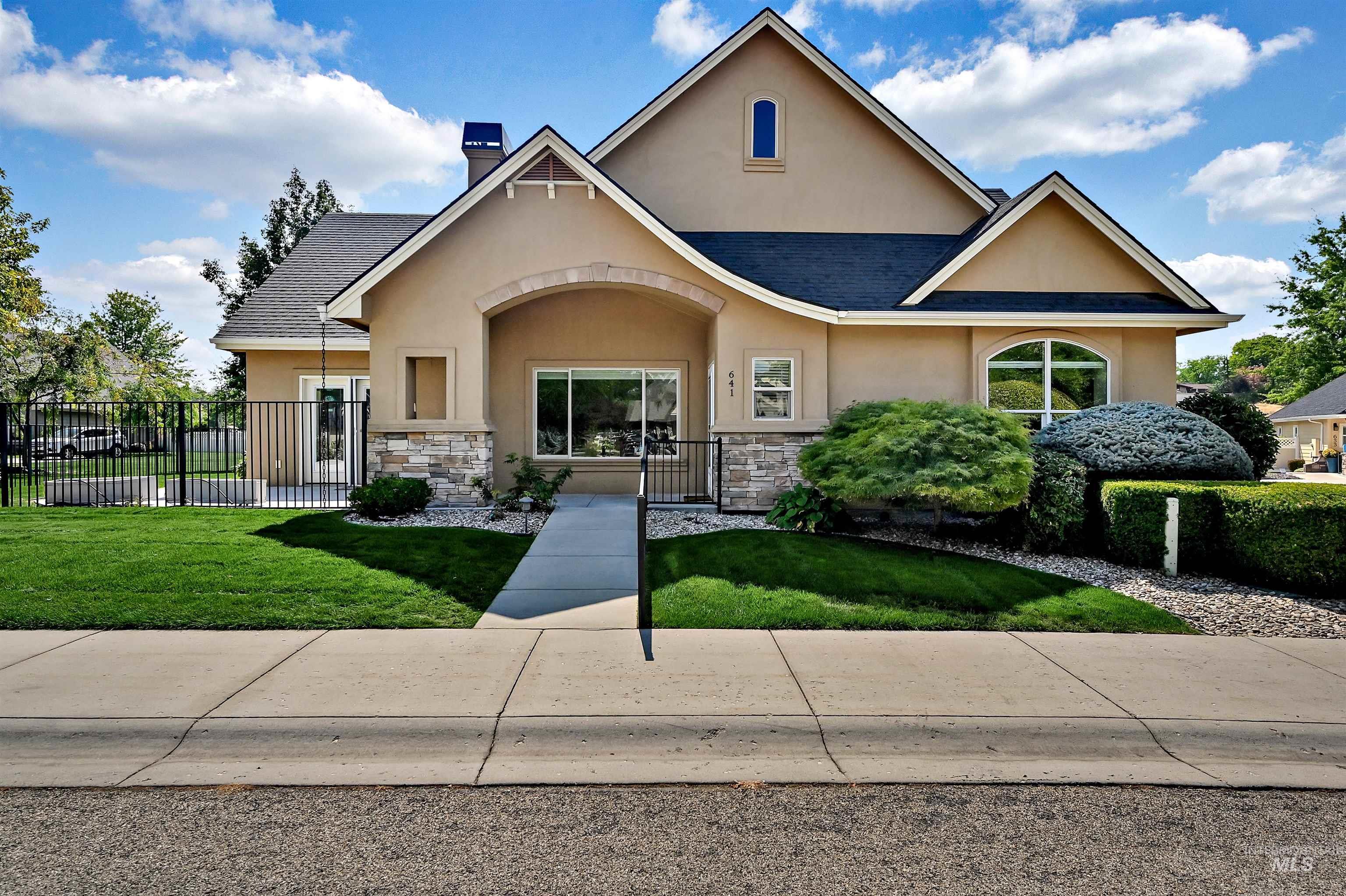 641 S Archstone, Boise, Idaho 83709, 2 Bedrooms, 2 Bathrooms, Residential For Sale, Price $499,900, 98960648