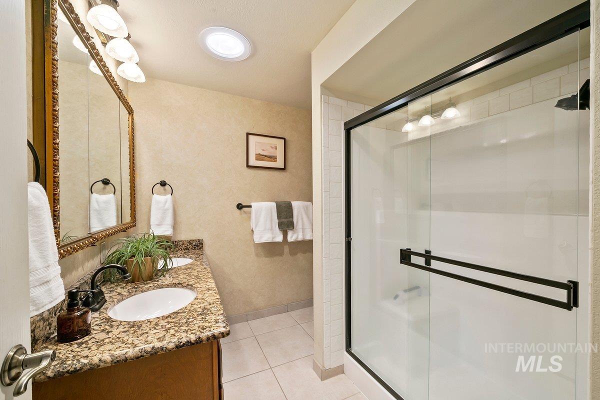 2125 W Aspen Cove Drive, Meridian, Idaho 83642, 4 Bedrooms, 3 Bathrooms, Residential For Sale, Price $799,900, 98960652
