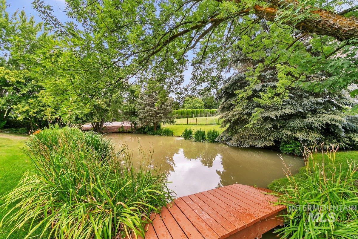 2125 W Aspen Cove Drive, Meridian, Idaho 83642, 4 Bedrooms, 3 Bathrooms, Residential For Sale, Price $799,900, 98960652