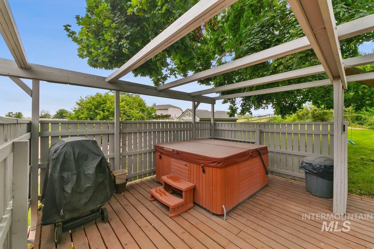2125 W Aspen Cove Drive, Meridian, Idaho 83642, 4 Bedrooms, 3 Bathrooms, Residential For Sale, Price $799,900, 98960652