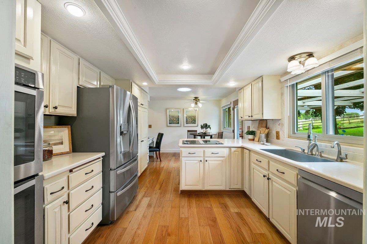 2125 W Aspen Cove Drive, Meridian, Idaho 83642, 4 Bedrooms, 3 Bathrooms, Residential For Sale, Price $799,900, 98960652