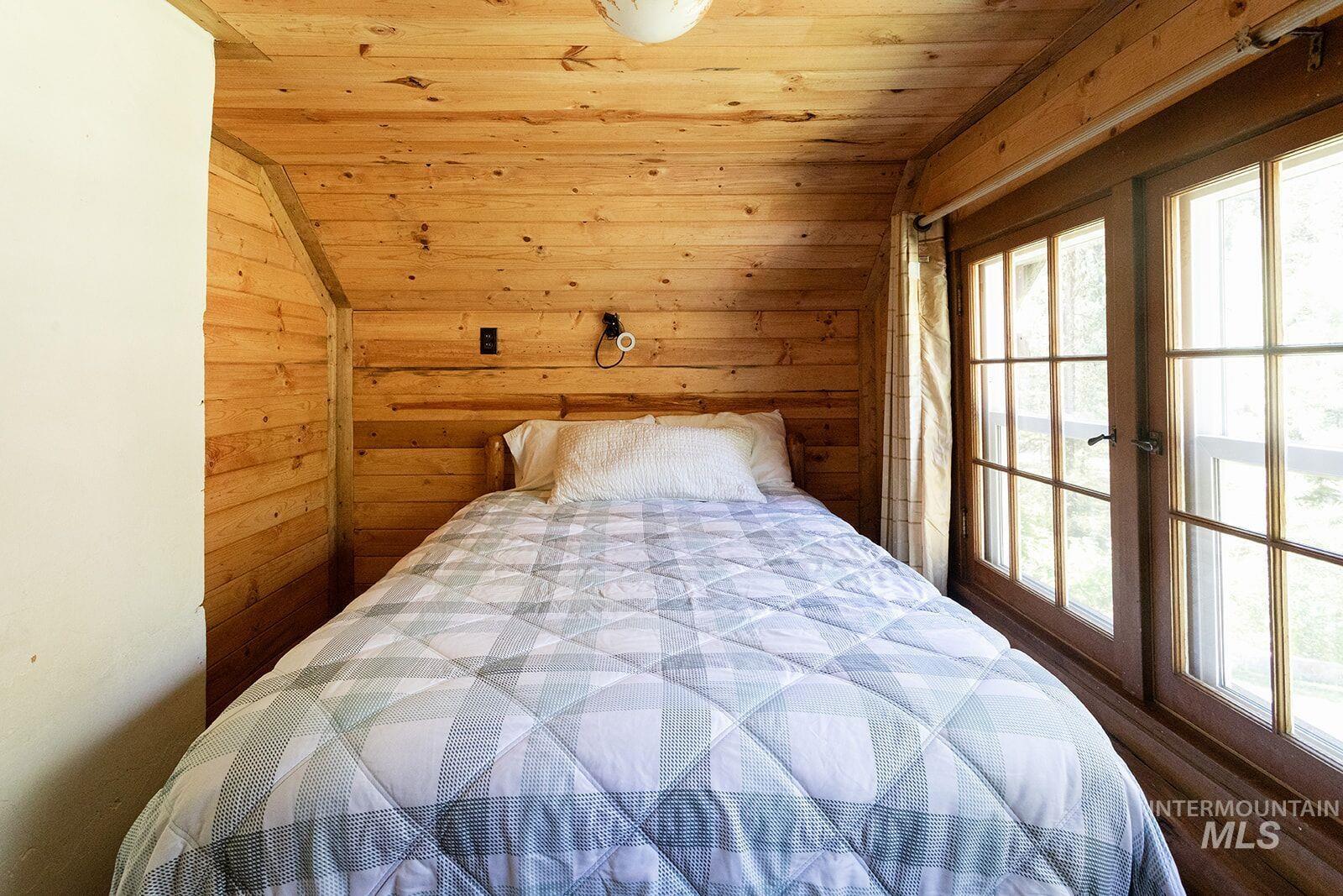 4775 Ponderosa Pine Scenic Bywy, Idaho City, Idaho 83631, 5 Bedrooms, 2 Bathrooms, Residential For Sale, Price $970,000, 98960653