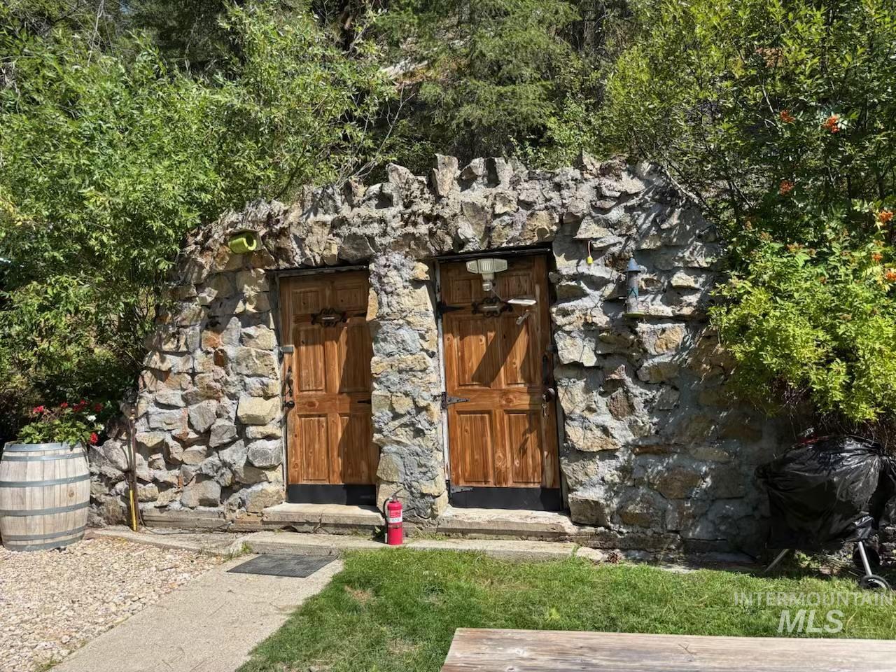 4775 Ponderosa Pine Scenic Bywy, Idaho City, Idaho 83631, 5 Bedrooms, 2 Bathrooms, Residential For Sale, Price $970,000, 98960653