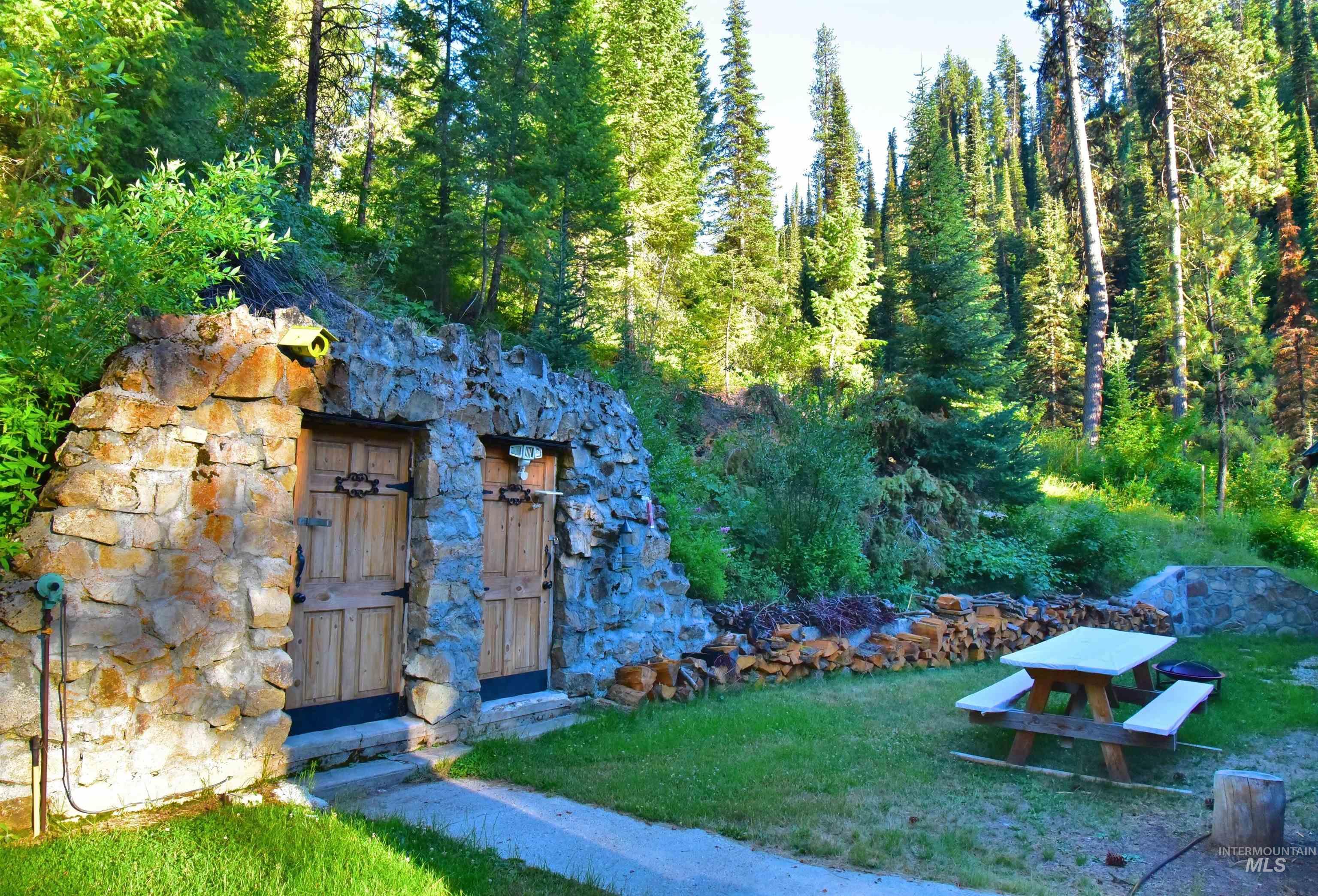 4775 Ponderosa Pine Scenic Bywy, Idaho City, Idaho 83631, 5 Bedrooms, 2 Bathrooms, Residential For Sale, Price $970,000, 98960653