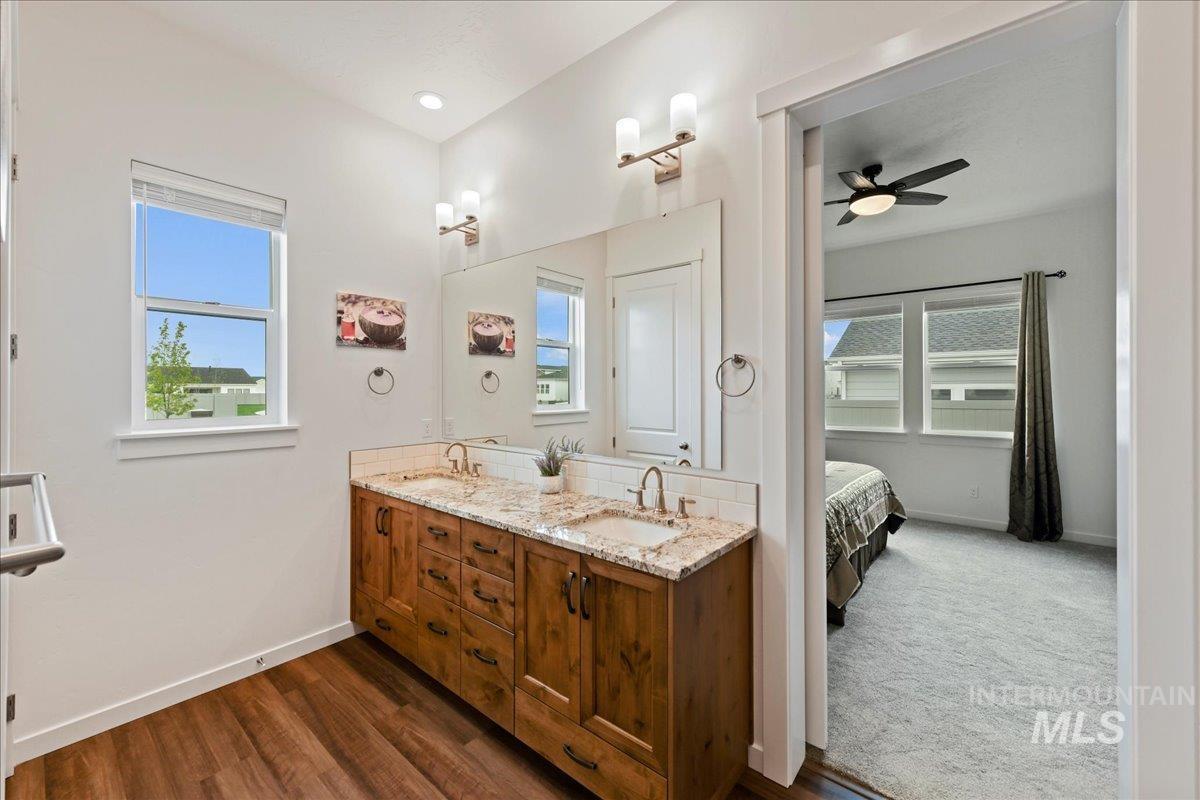 8649 W Chamblee St, Star, Idaho 83669, 2 Bedrooms, 2 Bathrooms, Residential For Sale, Price $524,999, 98960656
