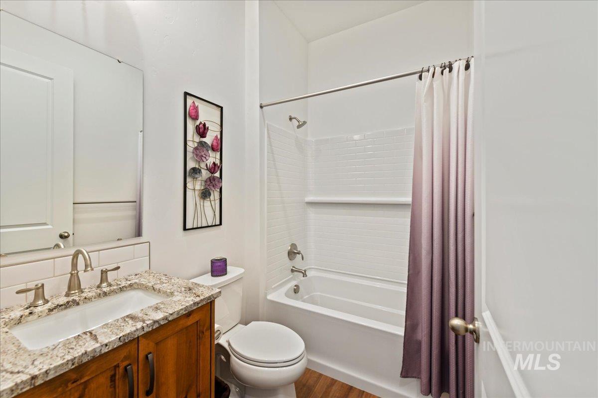 8649 W Chamblee St, Star, Idaho 83669, 2 Bedrooms, 2 Bathrooms, Residential For Sale, Price $524,999, 98960656