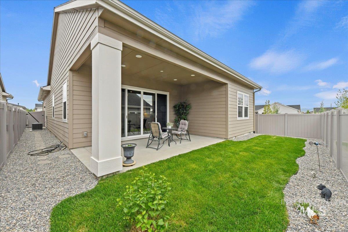 8649 W Chamblee St, Star, Idaho 83669, 2 Bedrooms, 2 Bathrooms, Residential For Sale, Price $524,999, 98960656