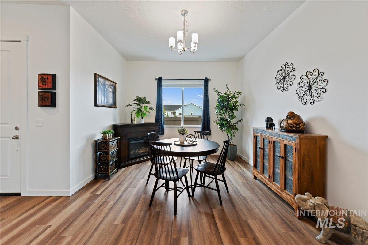 8649 W Chamblee St, Star, Idaho 83669, 2 Bedrooms, 2 Bathrooms, Residential For Sale, Price $524,999, 98960656