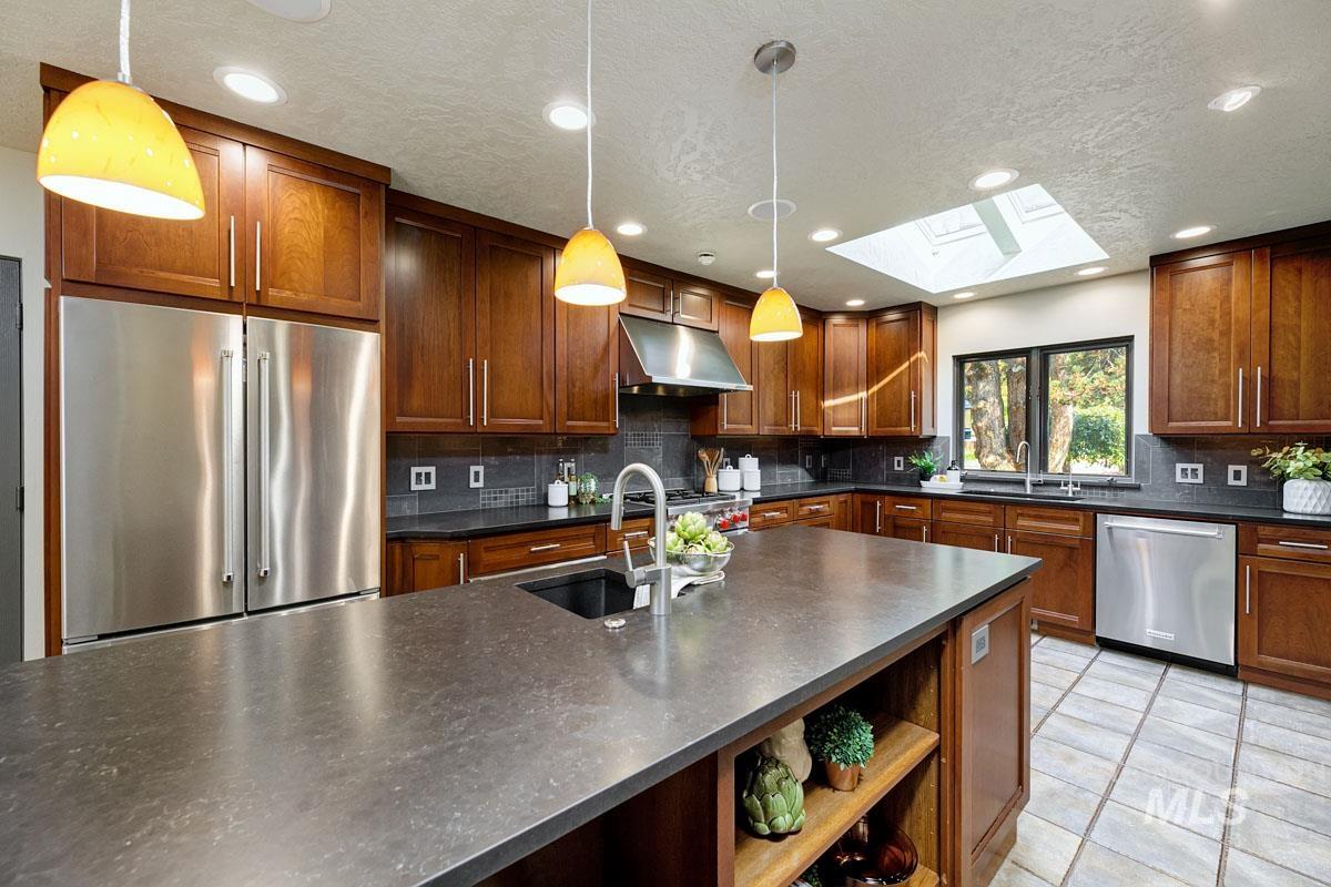 515 W Linden St, Boise, Idaho 83706, 3 Bedrooms, 2.5 Bathrooms, Residential For Sale, Price $1,500,000, 98960659