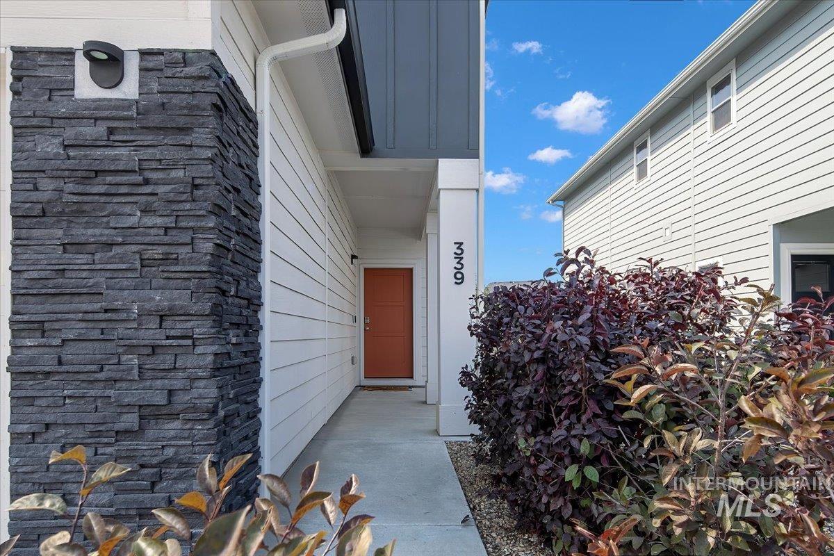 339 S Sunset Point Way, Meridian, Idaho 83642, 4 Bedrooms, 2.5 Bathrooms, Residential For Sale, Price $485,000, 98960661