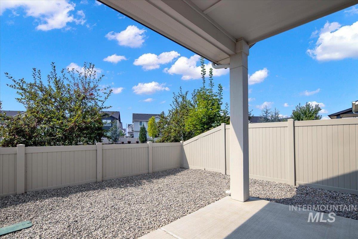 339 S Sunset Point Way, Meridian, Idaho 83642, 4 Bedrooms, 2.5 Bathrooms, Residential For Sale, Price $485,000, 98960661