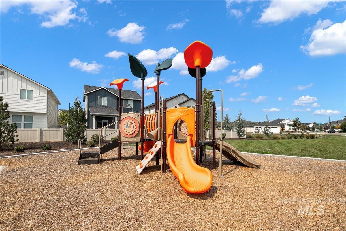 339 S Sunset Point Way, Meridian, Idaho 83642, 4 Bedrooms, 2.5 Bathrooms, Residential For Sale, Price $485,000, 98960661