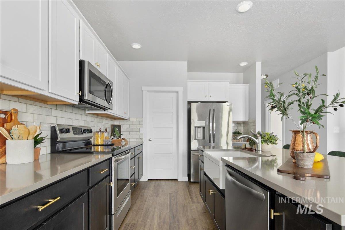 339 S Sunset Point Way, Meridian, Idaho 83642, 4 Bedrooms, 2.5 Bathrooms, Residential For Sale, Price $485,000, 98960661
