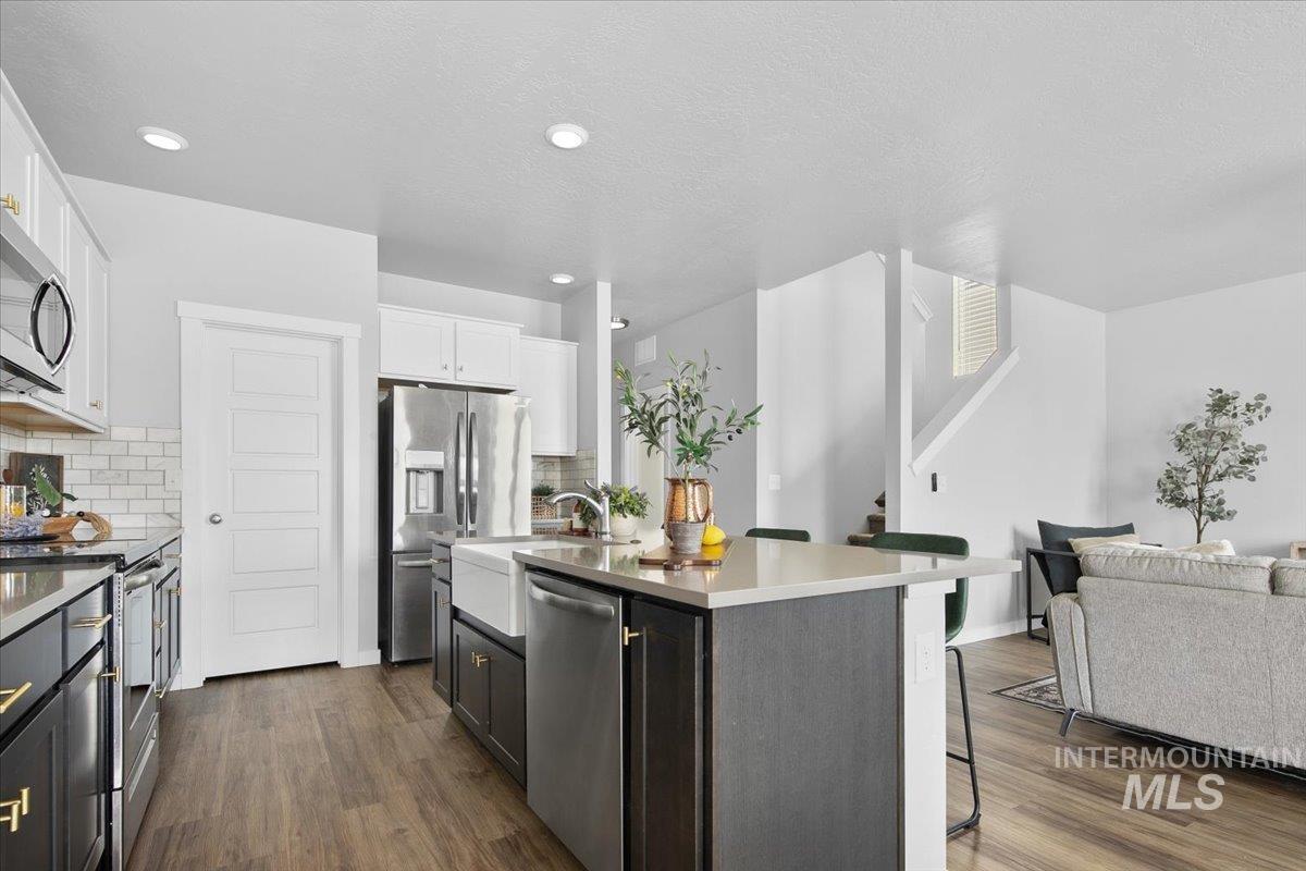 339 S Sunset Point Way, Meridian, Idaho 83642, 4 Bedrooms, 2.5 Bathrooms, Residential For Sale, Price $485,000, 98960661