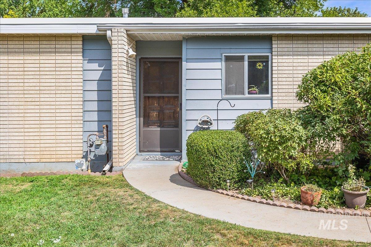2104 N Bryson Rd., Boise, Idaho 83713, 2 Bedrooms, 1 Bathroom, Residential Income For Sale, Price $519,900, 98960687