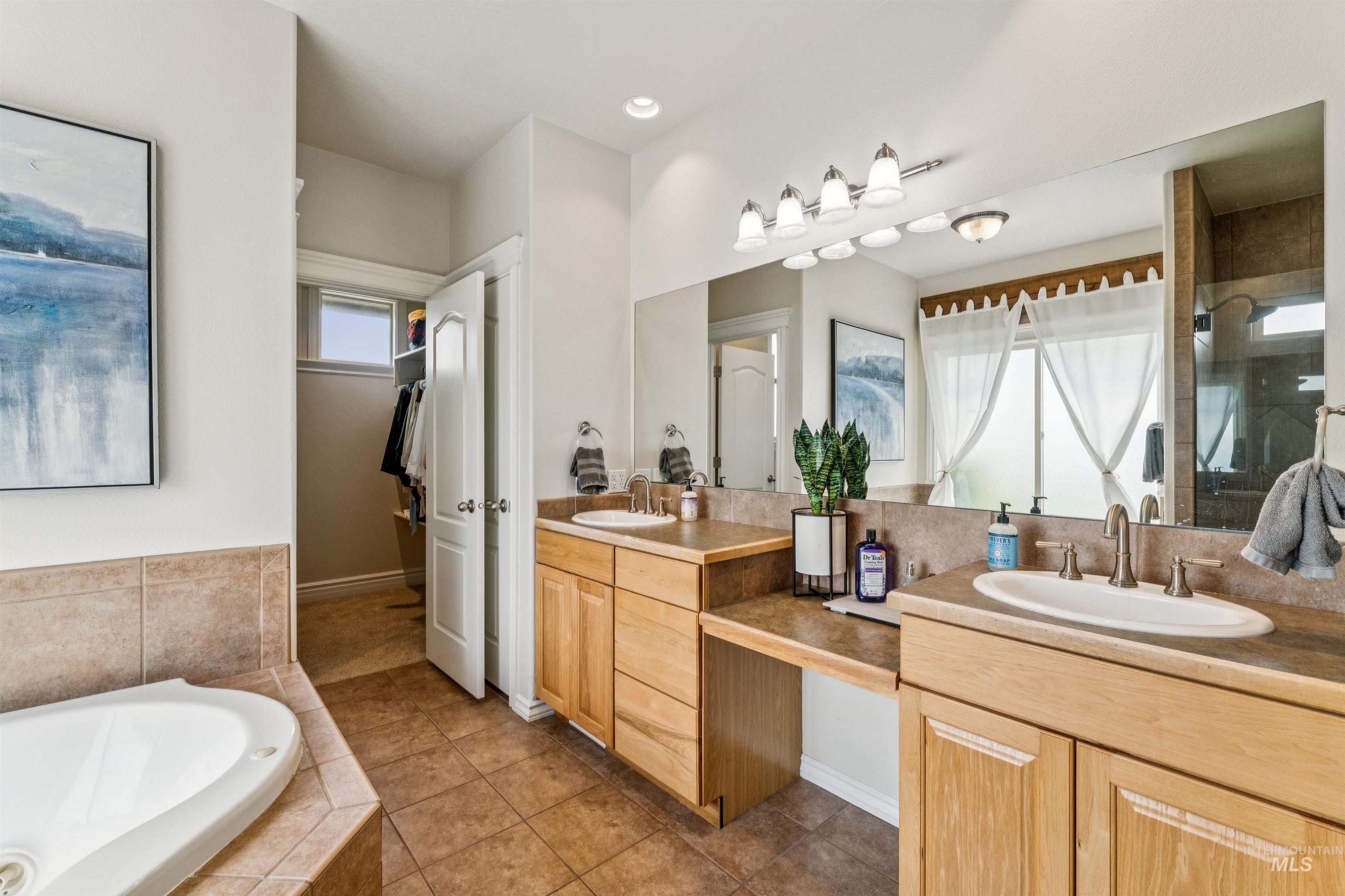 8216 S Buffalo Creek Ln, Meridian, Idaho 83642, 5 Bedrooms, 3.5 Bathrooms, Residential For Sale, Price $1,150,000, 98960698