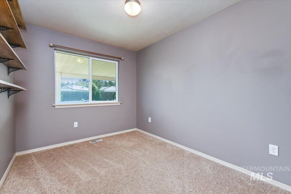 529 E Great Bear St, Kuna, Idaho 83634, 3 Bedrooms, 2 Bathrooms, Residential For Sale, Price $335,000, 98960702