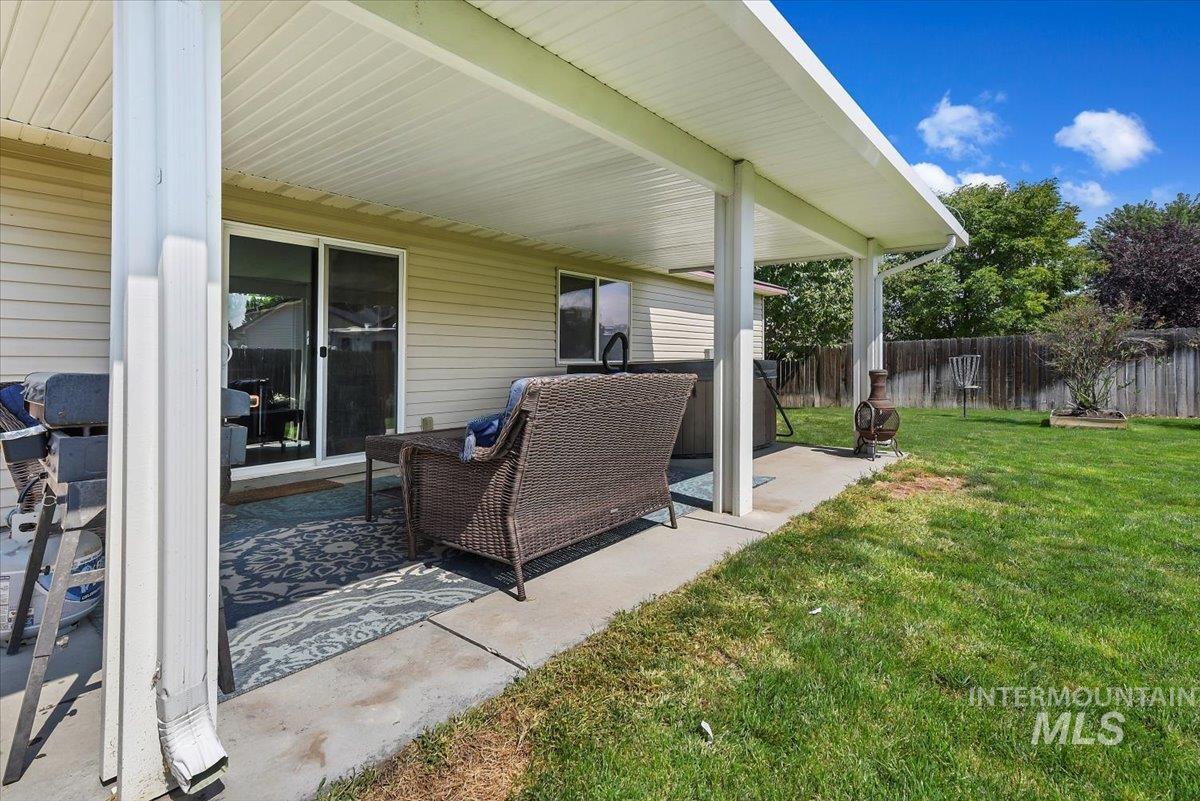 529 E Great Bear St, Kuna, Idaho 83634, 3 Bedrooms, 2 Bathrooms, Residential For Sale, Price $335,000, 98960702