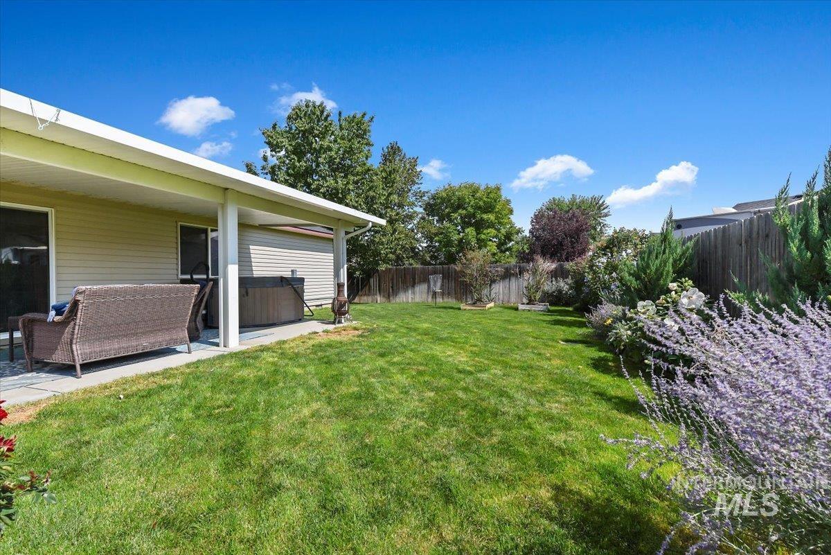529 E Great Bear St, Kuna, Idaho 83634, 3 Bedrooms, 2 Bathrooms, Residential For Sale, Price $335,000, 98960702