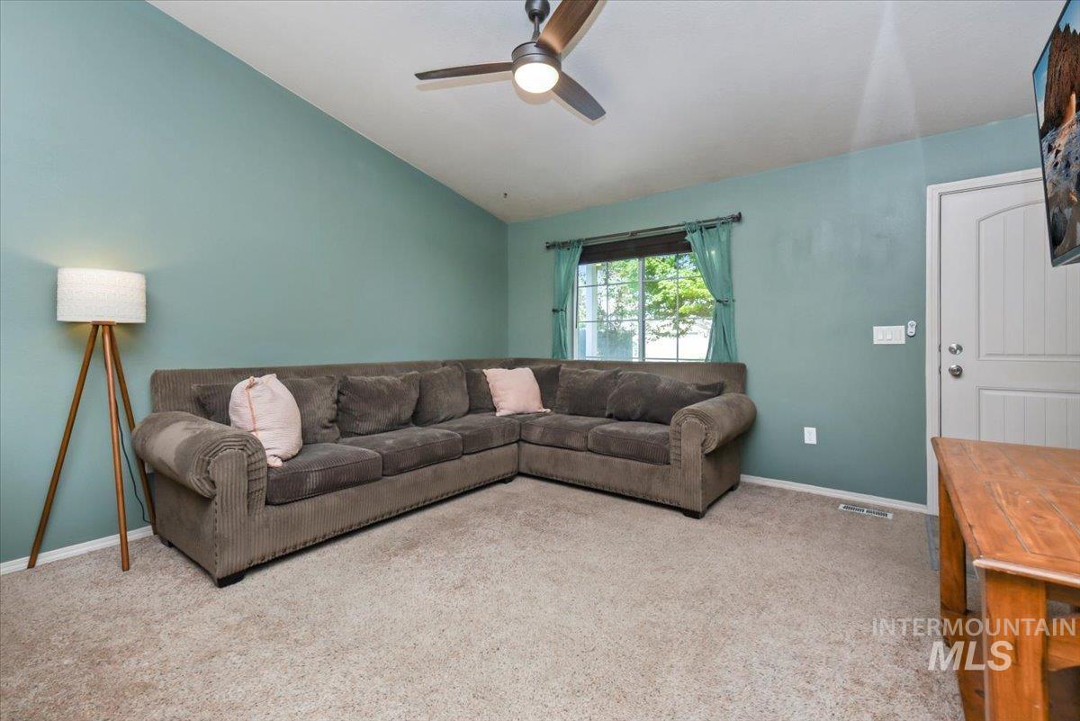 529 E Great Bear St, Kuna, Idaho 83634, 3 Bedrooms, 2 Bathrooms, Residential For Sale, Price $335,000, 98960702
