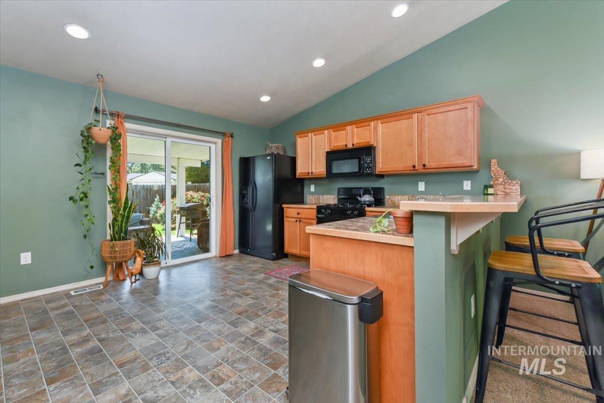 529 E Great Bear St, Kuna, Idaho 83634, 3 Bedrooms, 2 Bathrooms, Residential For Sale, Price $335,000, 98960702