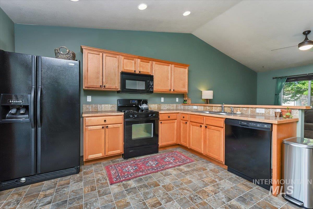 529 E Great Bear St, Kuna, Idaho 83634, 3 Bedrooms, 2 Bathrooms, Residential For Sale, Price $335,000, 98960702