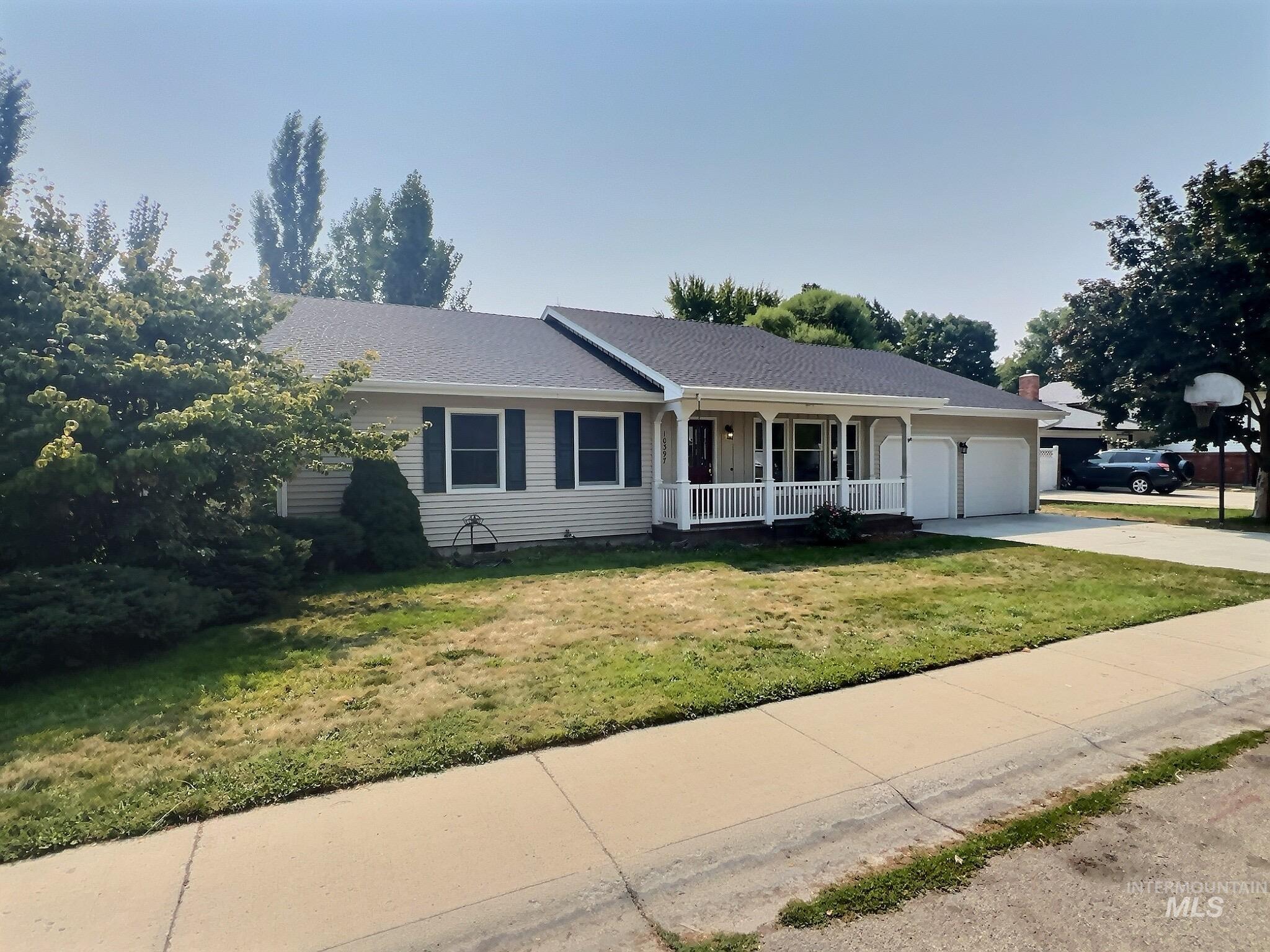 10397 W Barnsdale Dr, Boise, Idaho 83704, 4 Bedrooms, 2 Bathrooms, Residential For Sale, Price $495,000, 98960728