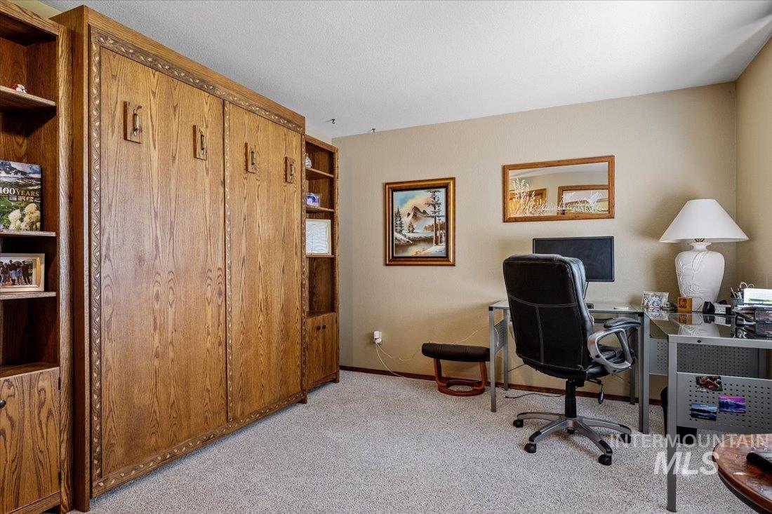 704 N Nicklaus Ln, Eagle, Idaho 83616-5358, 4 Bedrooms, 2.5 Bathrooms, Residential For Sale, Price $775,000, 98960729
