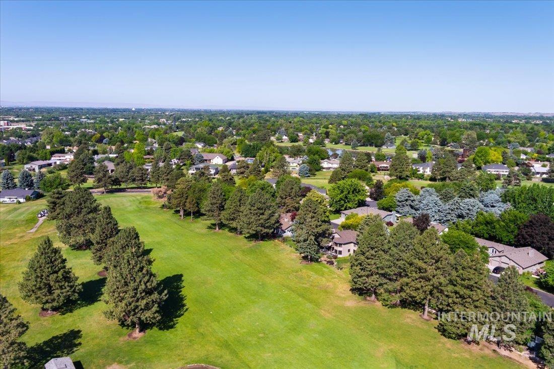 704 N Nicklaus Ln, Eagle, Idaho 83616-5358, 4 Bedrooms, 2.5 Bathrooms, Residential For Sale, Price $775,000, 98960729