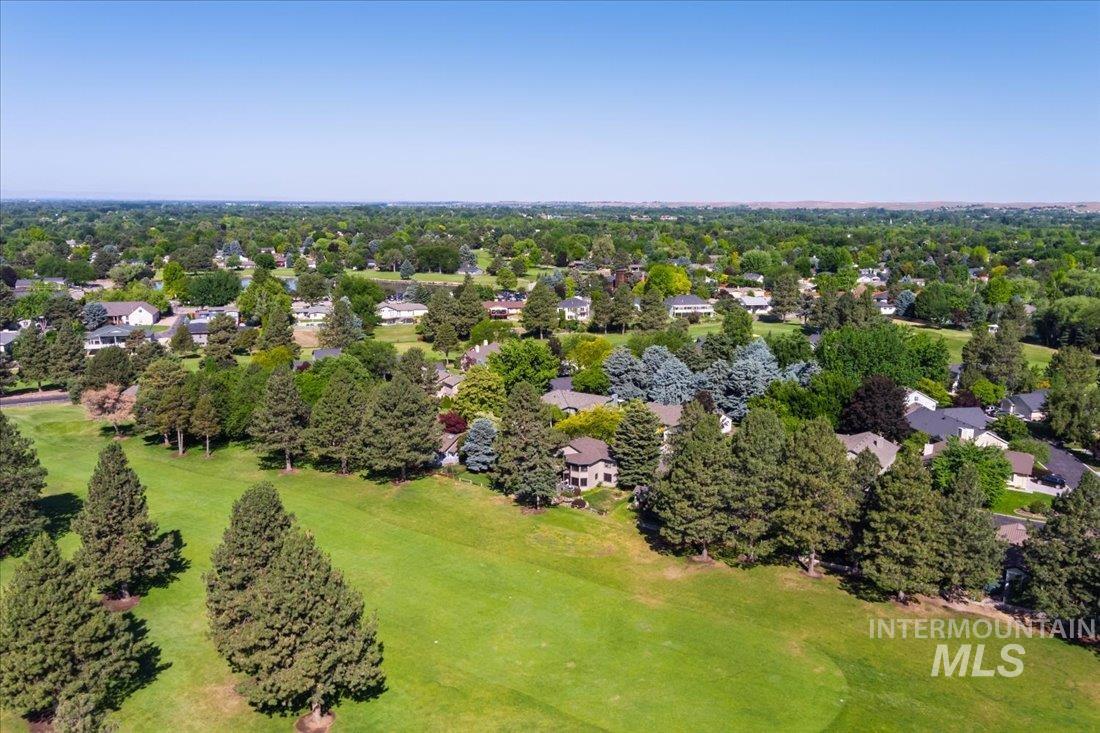 704 N Nicklaus Ln, Eagle, Idaho 83616-5358, 4 Bedrooms, 2.5 Bathrooms, Residential For Sale, Price $775,000, 98960729