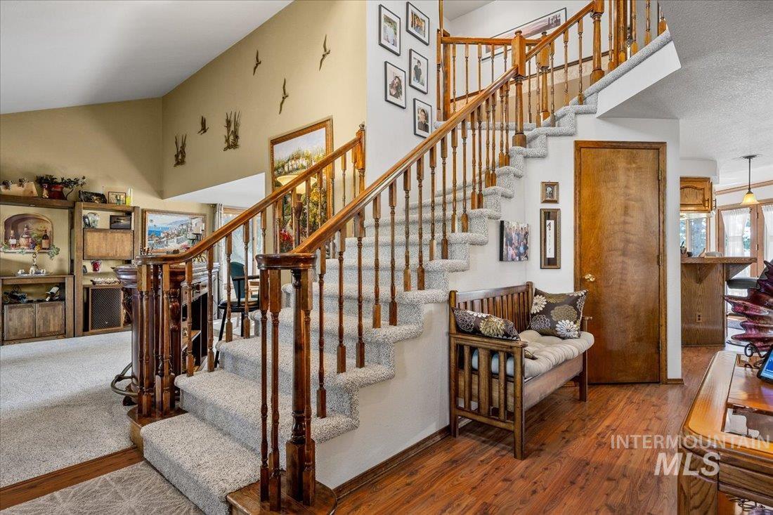 704 N Nicklaus Ln, Eagle, Idaho 83616-5358, 4 Bedrooms, 2.5 Bathrooms, Residential For Sale, Price $775,000, 98960729